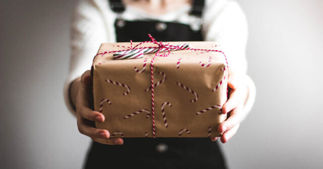 10-of-the-Best-Gifts-for-People-That-Work-from-Home-05_22F_.jpg