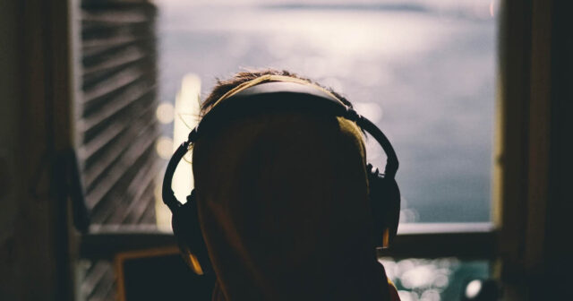 7-of-the-Best-Podcasts-About-Language-03_22F_-1.jpg