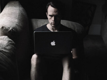 Freelance-Tips_-3-Tips-for-Staying-Focused-While-Proofreading_21F_.jpg