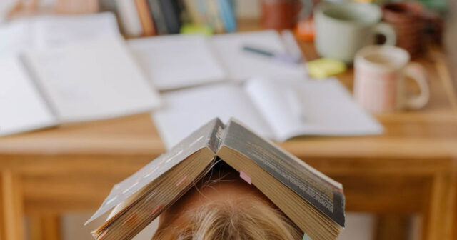 Freelance-Tips_-5-Tips-for-Avoiding-Burnout-as-a-Proofreader_21F_.jpg