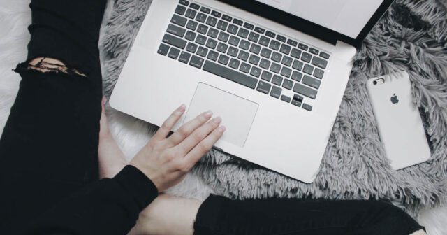 How-to-Balance-Freelance-Proofreading-with-a-Nine-to-Five_21F_.jpg