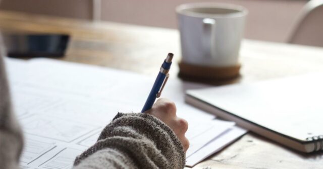 Proofreading-and-Editing-Tips_-Chronological-Functional-and-Combination-Resumes-and-CVs_21F_.jpg