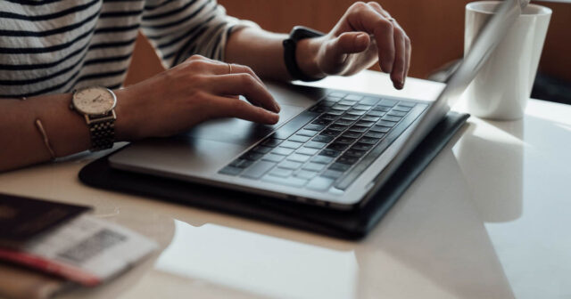 8-Mistakes-to-Avoid-When-Starting-a-Freelance-Business_23F_.jpg