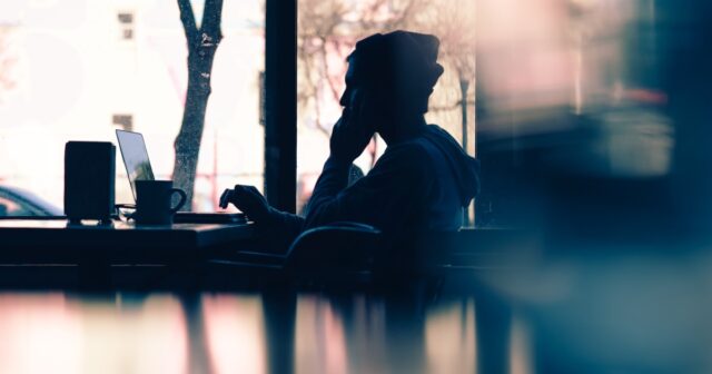 How-to-Outsource-Work-as-a-Freelancer_23F_.jpg