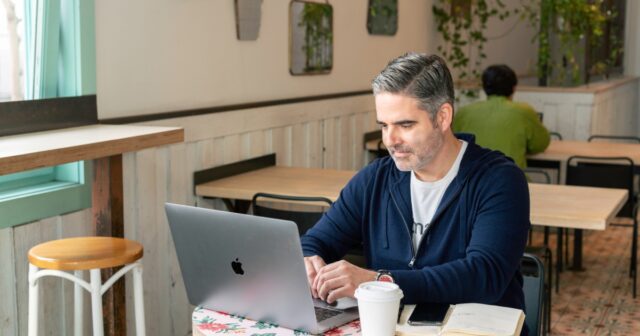 X-Reasons-to-Join-an-Online-Freelance-Community_23F_.jpg