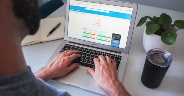 How-to-Become-an-SEO-Content-Writer_23F_.jpg