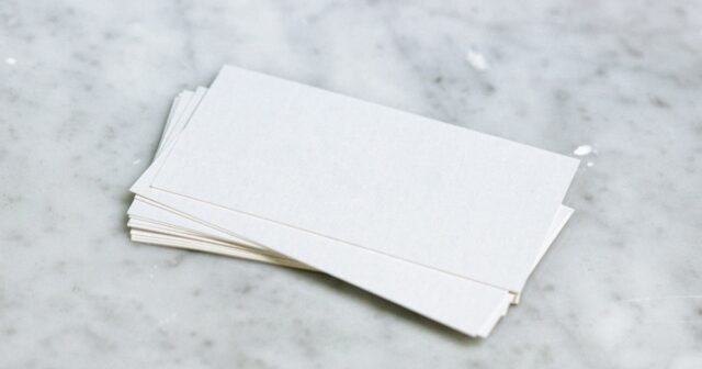 What-to-Put-On-a-Business-Card-as-a-Freelancer_24F_.jpg