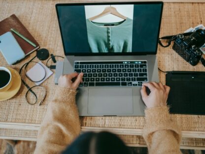 How-to-Become-a-Fashion-Writer_24F_.jpg
