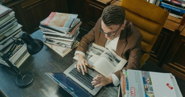 How-to-Find-Freelance-History-Writing-Jobs_24F_.jpg