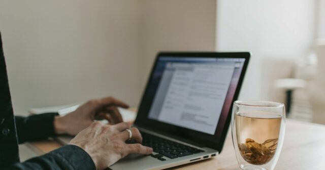 X-Website-Copywriting-Tips-to-Boost-Conversions_24F_.jpg